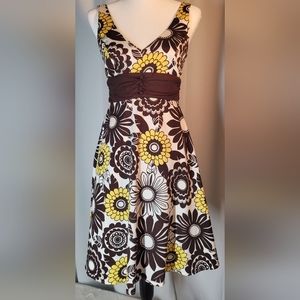 B. Smart Summer Dress Size 4 Brown/Yellow/White